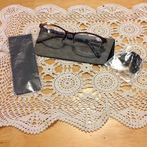 Reading glasses 1.75 with case, neck string and cleaning cloth